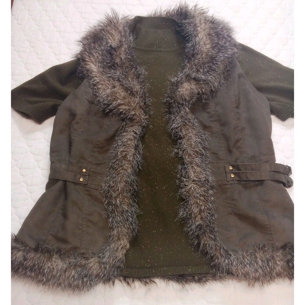 Women's Green  Two-piece Set Mock Turtleneck / Vest With Fur‎ Size Large